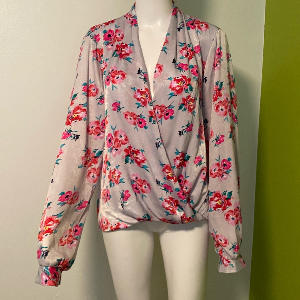 LUSH Deep Surplice Crossover Floral Blouse size XL